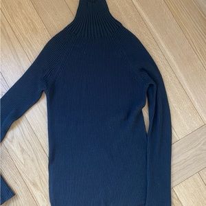 New sweater, loro piana, size 40 italian= S